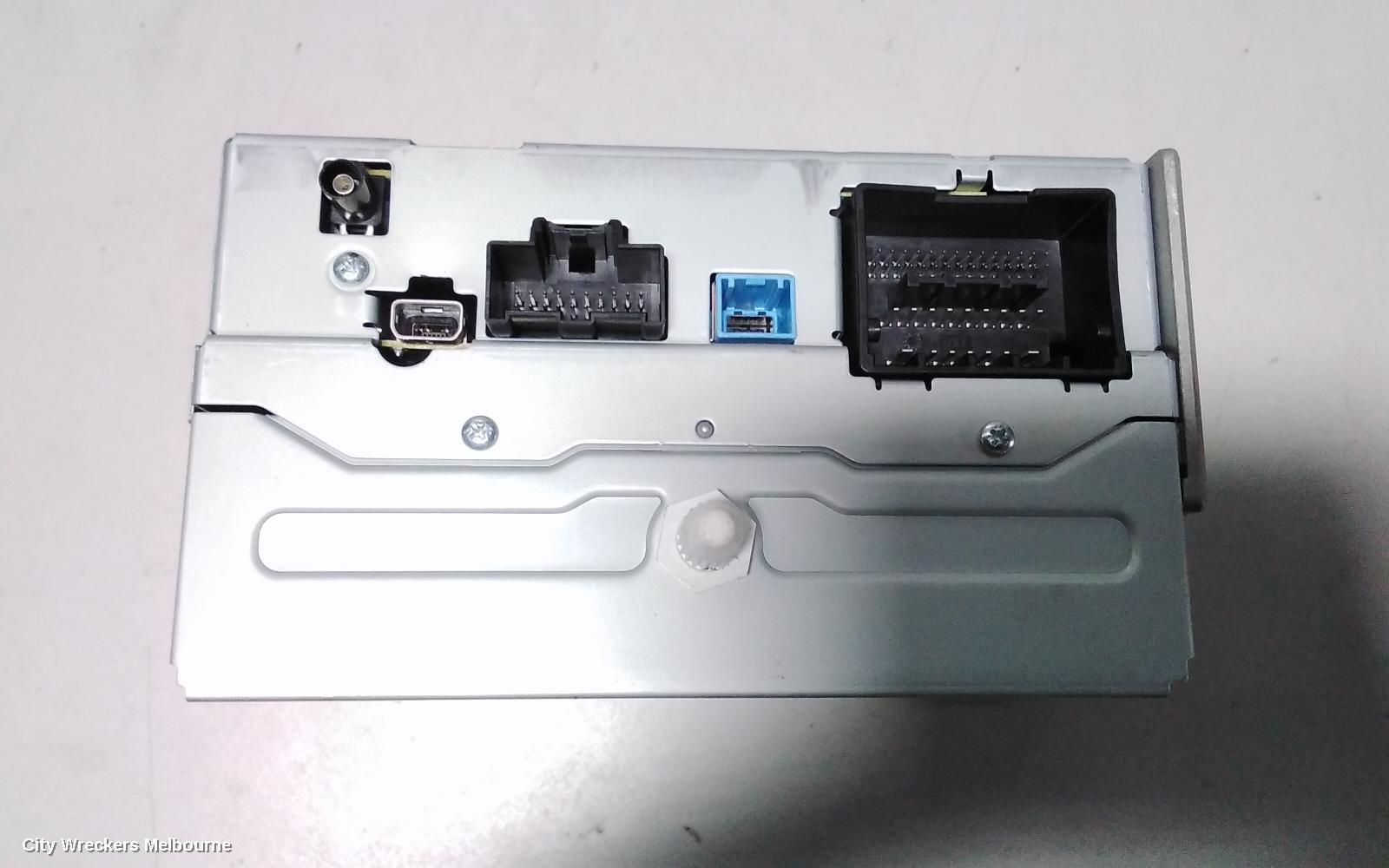 HOLDEN COMMODORE RADIO/CD/DVD/SAT/TV, DISPLAY SCREEN, 8IN SAT NAV TYPE, VF, 05/2013 - 12/2017 - Image 3