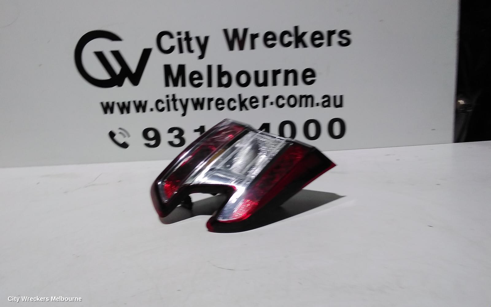 RENAULT MEGANE REAR GARNISH, TAILGATE LAMP (LH SIDE), K95, WAGON, 05/2013 - 05/2016 - Image 1