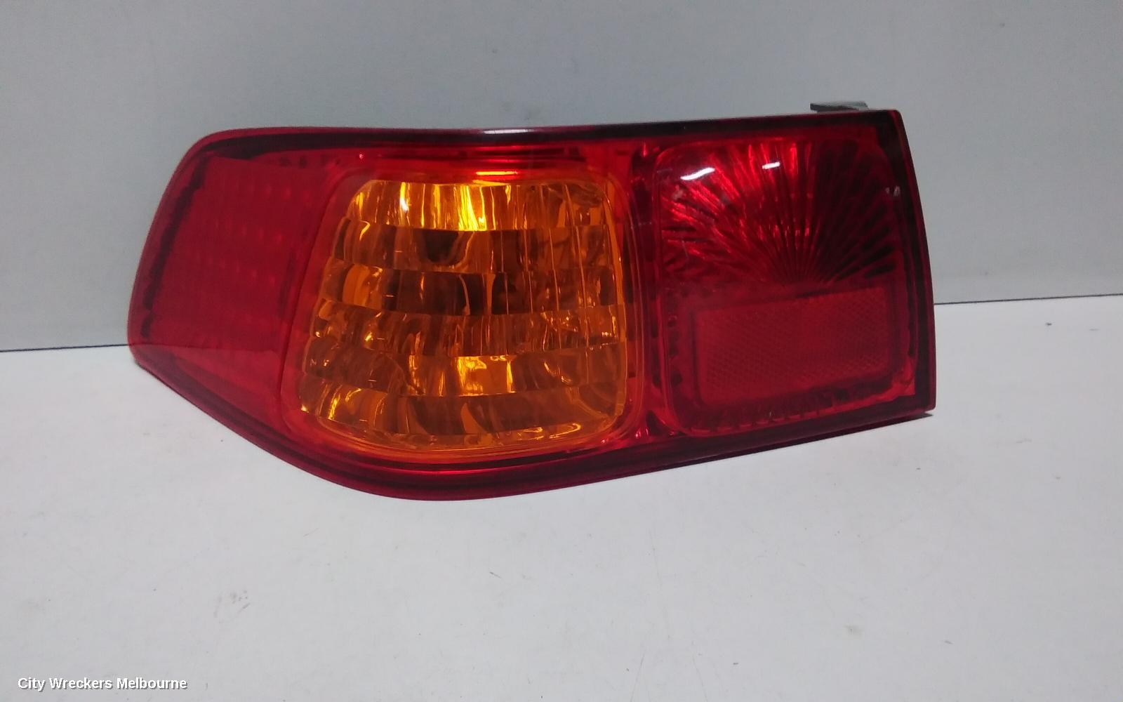 TOYOTA CAMRY LEFT TAILLIGHT, SK20, SEDAN, 10/2000 - 08/2002 - Image 2