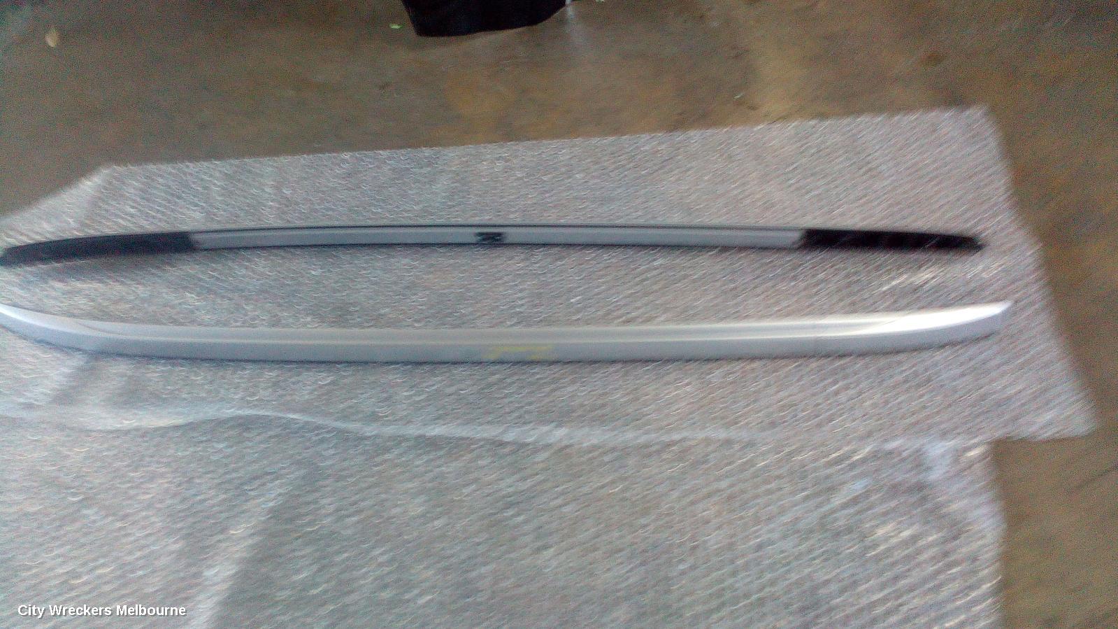 MITSUBISHI OUTLANDER ROOF RAIL - Image 3