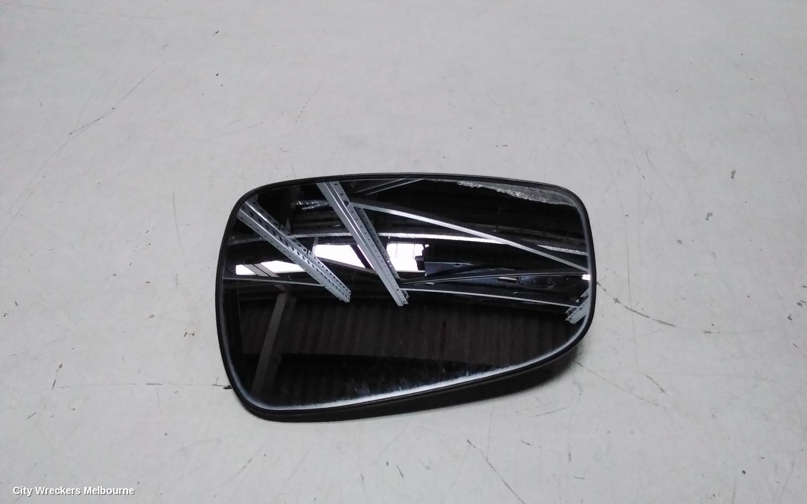 HYUNDAI ACCENT RIGHT DOOR MIRROR, RB, W/ ELECT ADJ, MANUAL FOLD, HEATED, INDICATOR TYPE, 05/2011 - 12/2019 - Image 1