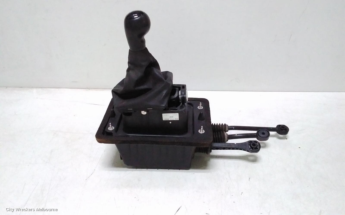 VOLKSWAGEN AMAROK GEAR STICK/SHIFTER, GEAR SHIFTER, MANUAL T/M TYPE, 2H, 10/2010 - 09/2022 - Image 2