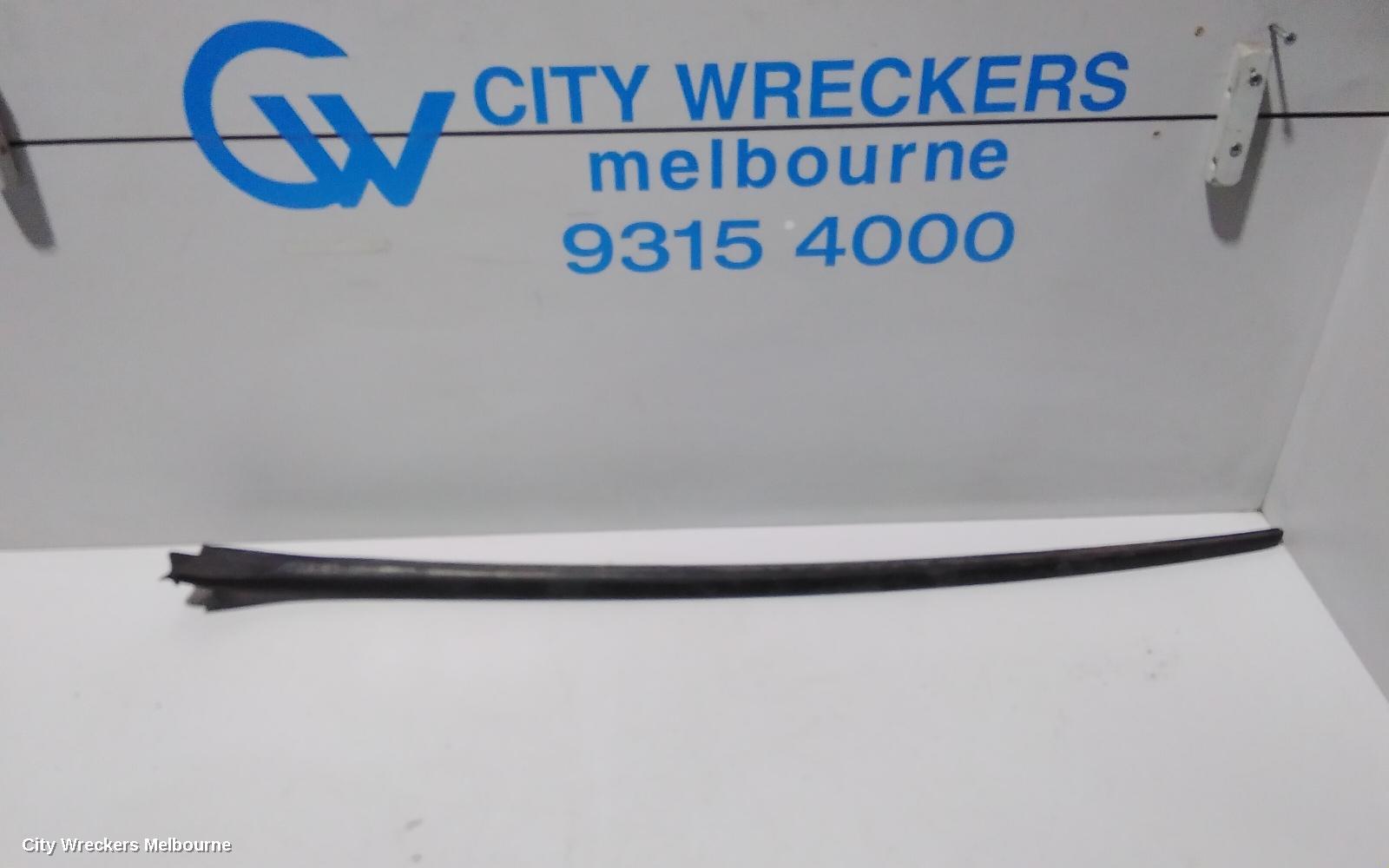 VOLKSWAGEN GOLF, GEN 6, 10/2008 - 12/2015, GEN6 GOLF LHS WINDSCREEN MOULD : 81457 - Image 1