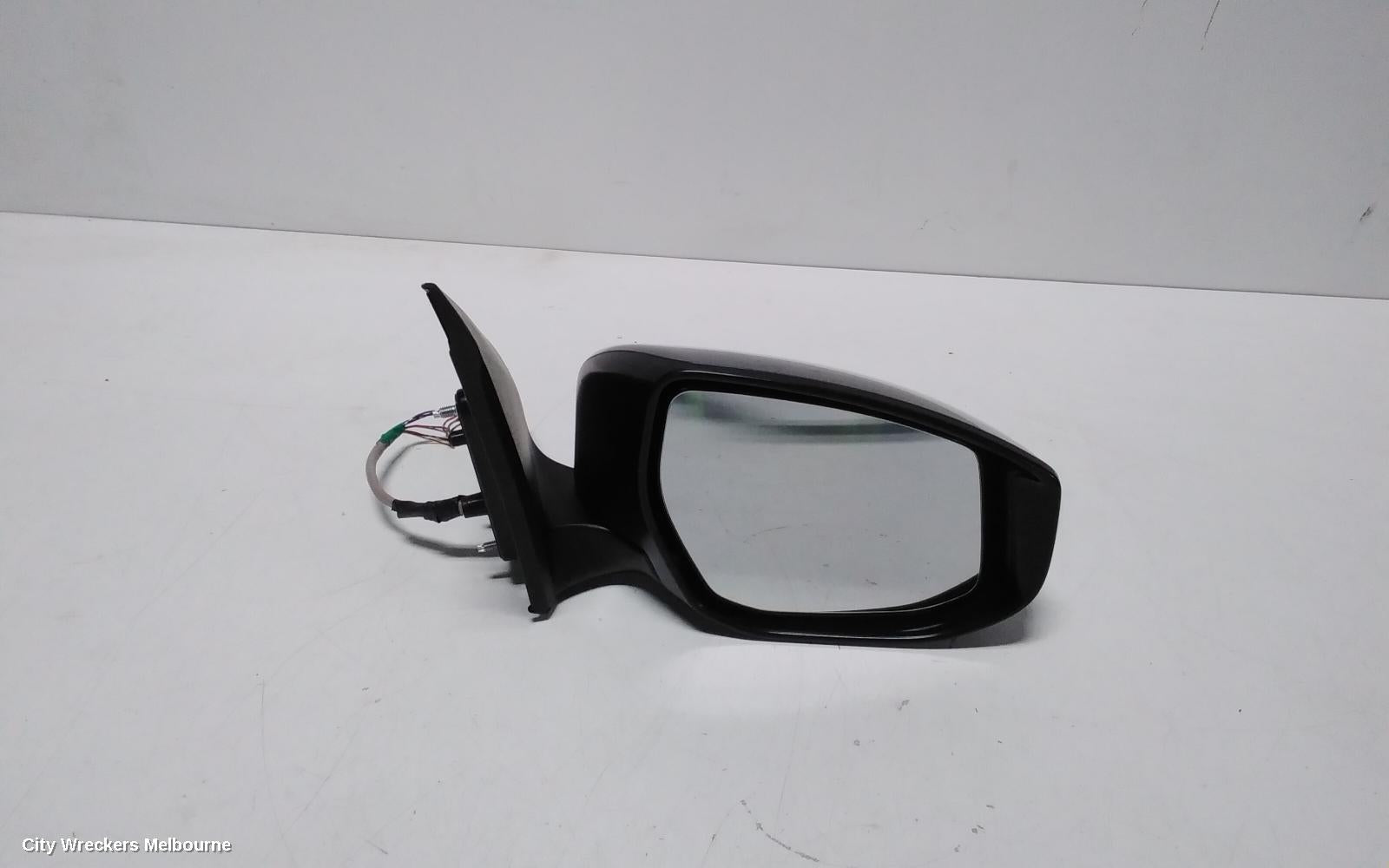 NISSAN PULSAR RIGHT DOOR MIRROR, B17, SEDAN, MANUAL FOLD TYPE, 12/2012 - 12/2017 - Image 1