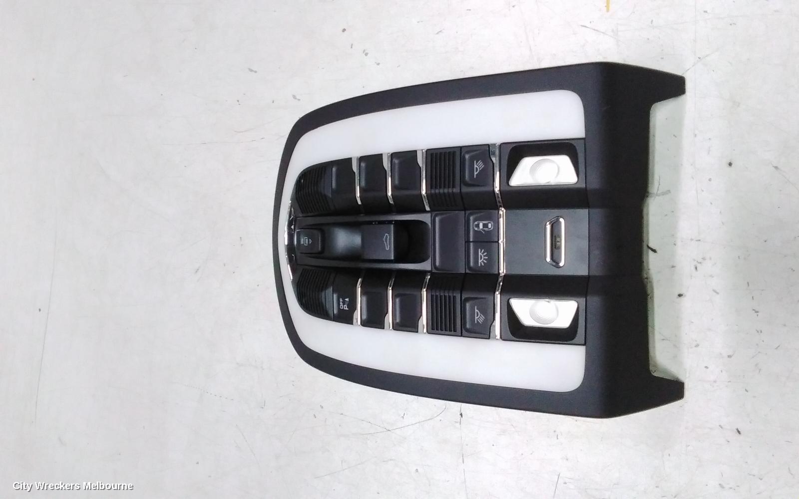 PORSCHE MACAN COURTESY LIGHT, 95B, 06/2014 - 12/2025 - Image 1