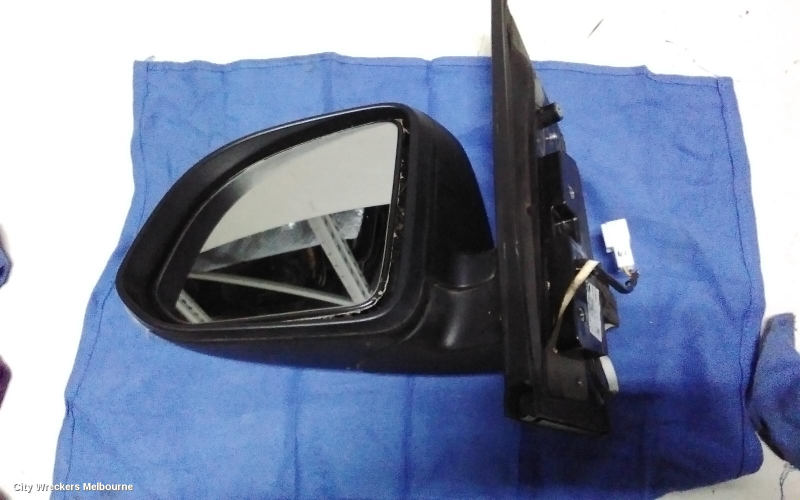 LDV G10 LEFT DOOR MIRROR, SV7C, W/ MANUAL FOLD, BLACK, VAN, 04/2015 ONWARDS - Image 2