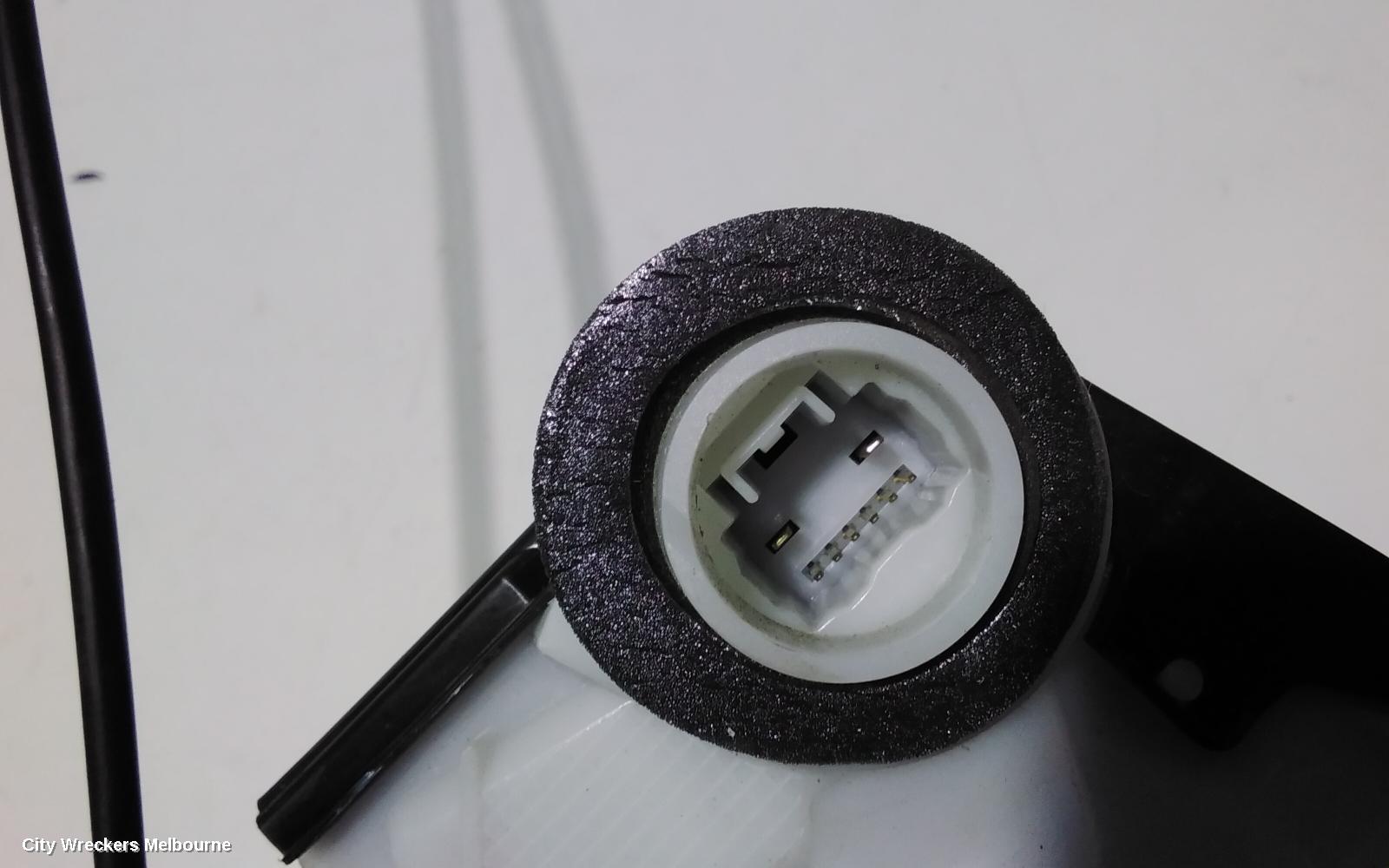TOYOTA YARIS DOOR/BOOT/GATE LOCK, RIGHT FRONT DOOR LOCK, NCP13#, 07/2014 - 12/2019 - Image 2