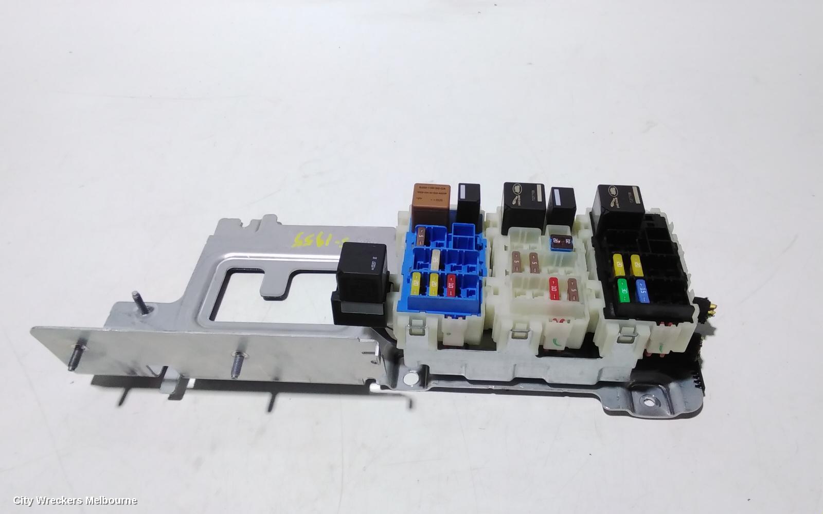 LAND ROVER DISCOVERY SPORT FUSE BOX, IN BOOT, L550, 01/2015 ONWARDS - Image 1