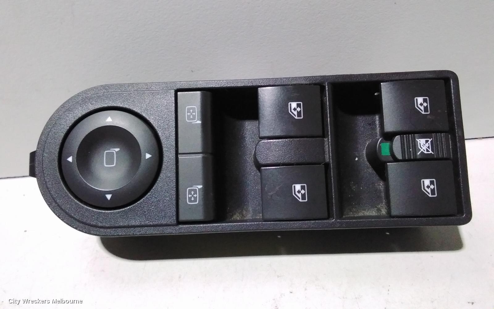HOLDEN ASTRA PWR DR WIND SWITCH, AH, RH FRONT (MASTER SWITCH), 4 SWITCH TYPE (18 PIN), 10/2004 - 08/2009 - Image 2