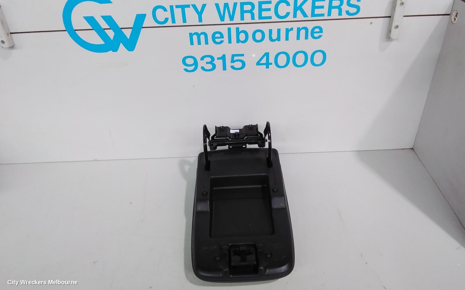 HOLDEN CAPTIVA CONSOLE, CG, LEATHER, BLACK, 01/2011 - 06/2018 - Image 2