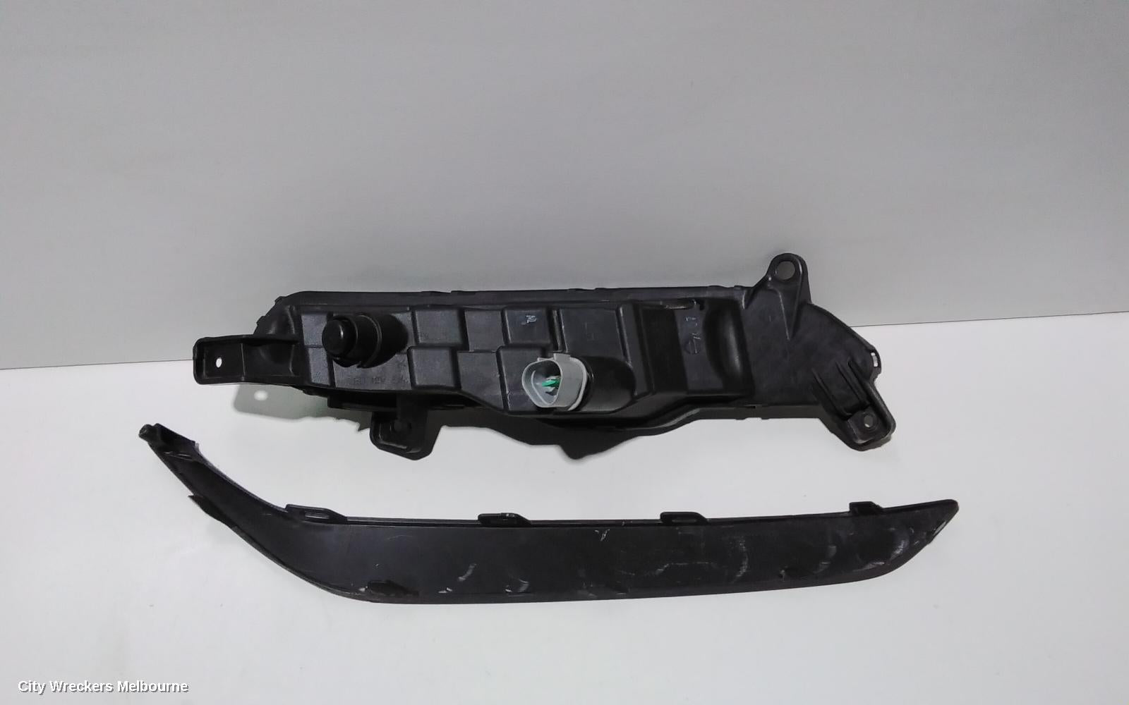 HYUNDAI TUCSON LEFT INDICATOR/FOG/SIDE, DAYTIME RUNNING LAMP, TL, KOREAN BUILT (VIN KMHJ), 07/2015 - 06/2018 - Image 3
