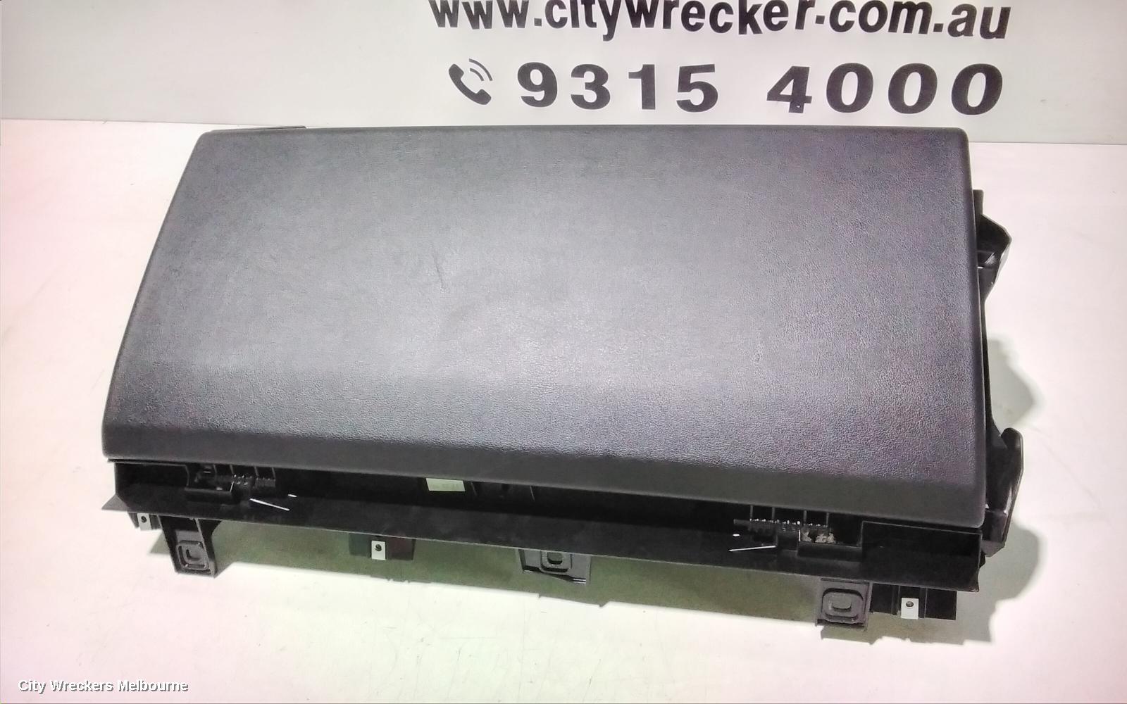 LAND ROVER RANGEROVER SPORT GLOVE BOX, L494, 12/2013 - 04/2022 - Image 2