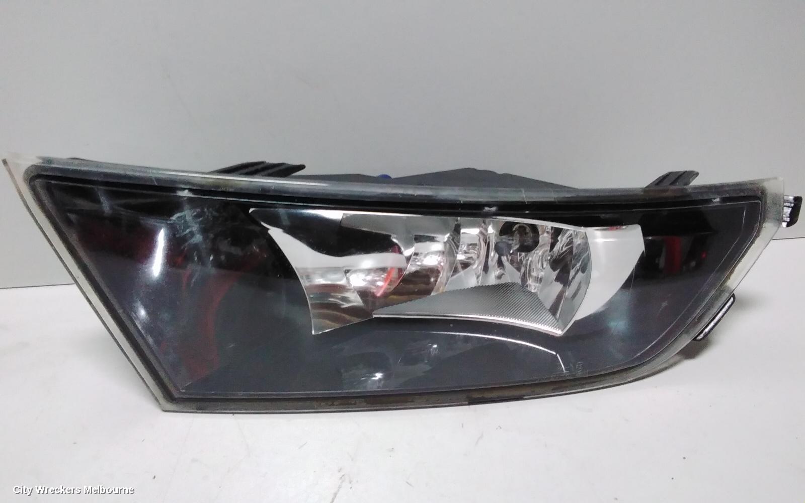 SKODA FABIA RIGHT INDICATOR/FOG/SIDE, BUMPER FOGLAMP, CLEAR SURROUND, NJ, 01/2015 - 06/2018 - Image 2