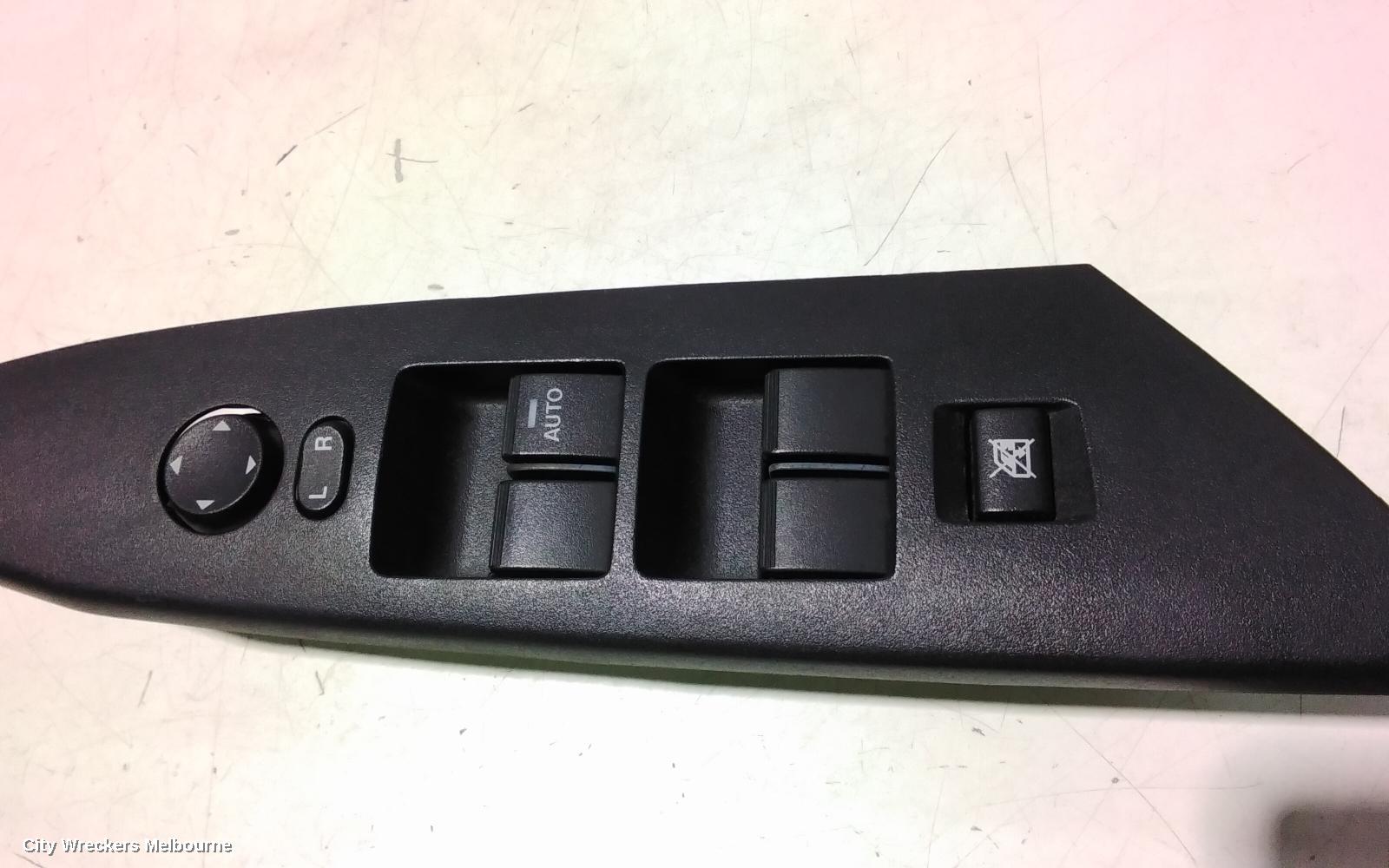 MAZDA 3 PWR DR WIND SWITCH, RH FRONT (MASTER SWITCH), NON FOLDING TYPE, BL, 04/2009 - 10/2013 - Image 3