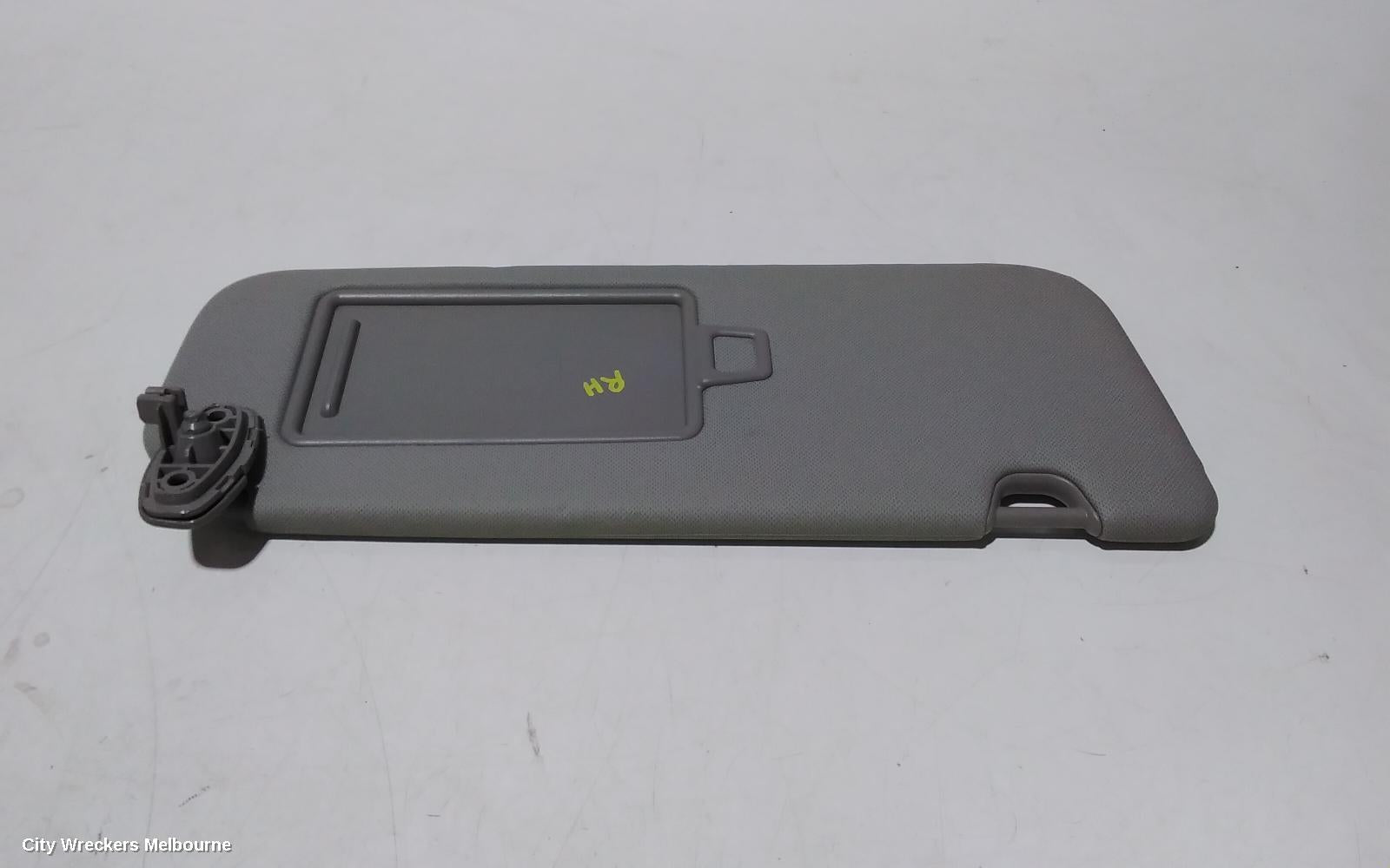 KIA CARNIVAL/GRAND CARNIVAL SUNVISOR, YP, RH SIDE, NON LAMP TYPE, 02/2015 - 10/2020 - Image 1