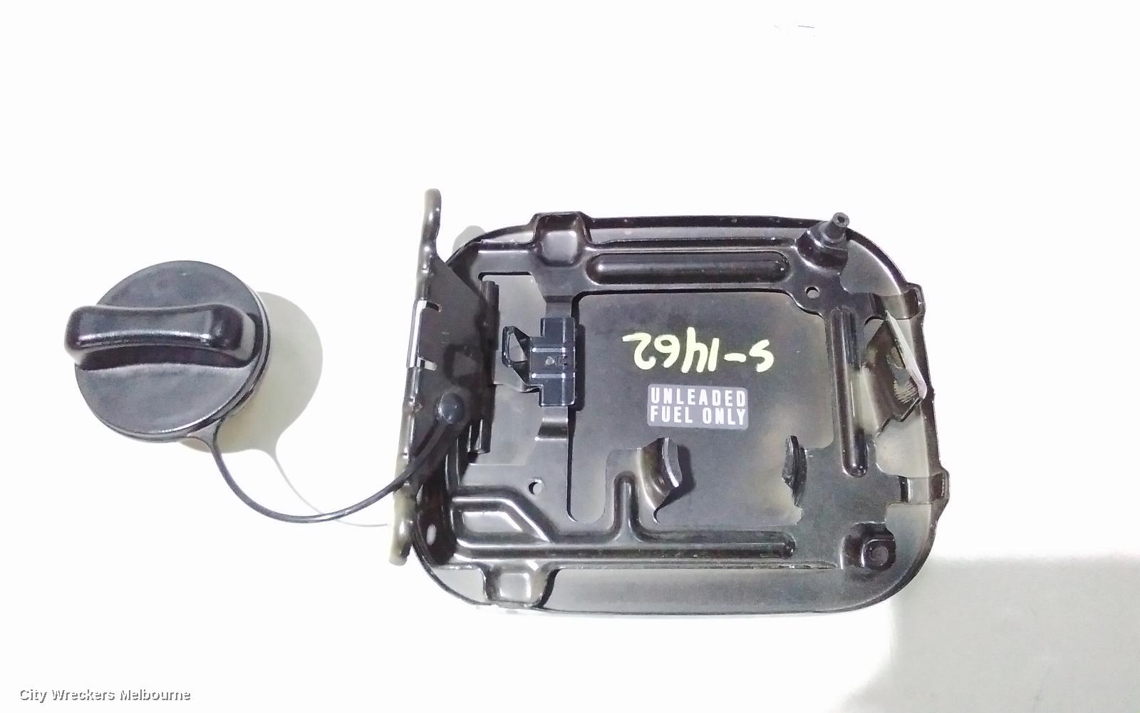 NISSAN QASHQAI FUEL DOOR / FILLER, J11, 12/2013 - 07/2021 - Image 3