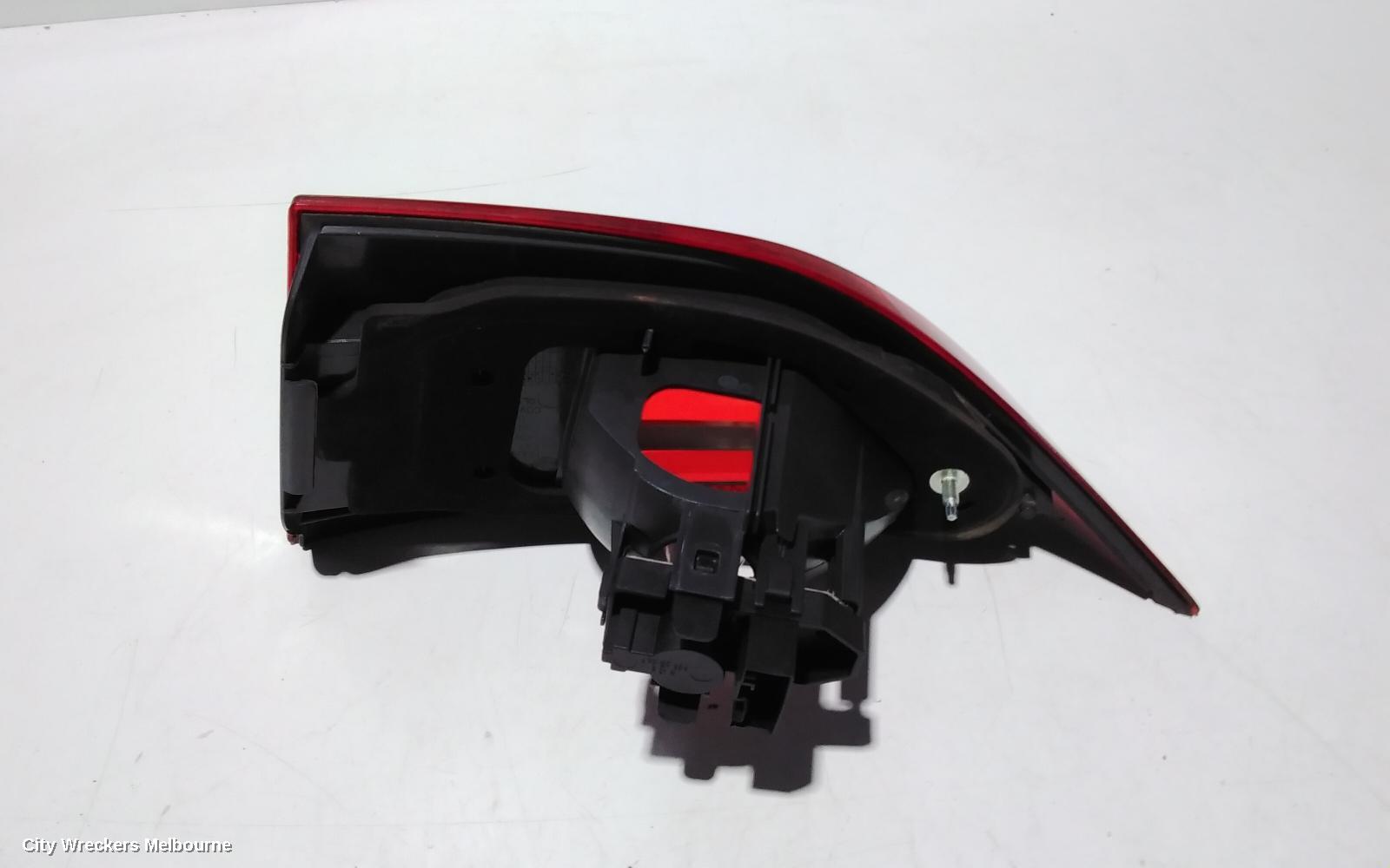 BMW X1 REAR GARNISH, TAILGATE LAMP (LH SIDE), NON XENON H/LAMP TYPE, E84, 04/2010 - 07/2012 - Image 3