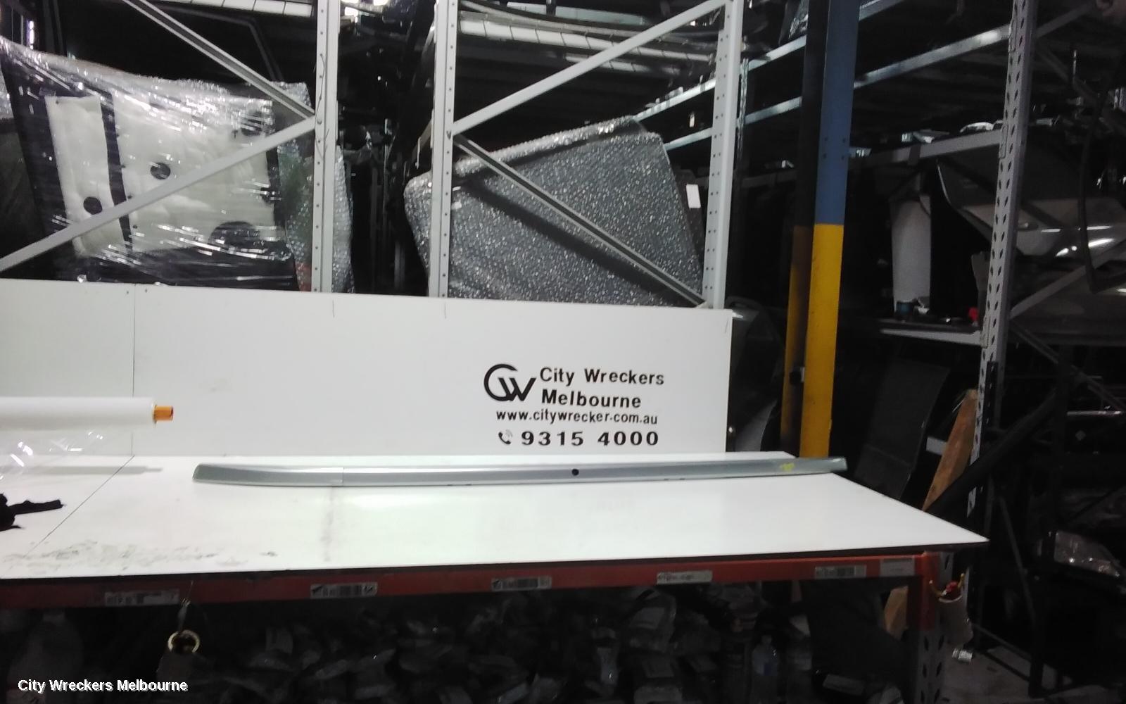MITSUBISHI PAJERO ROOF RAIL - Image 2