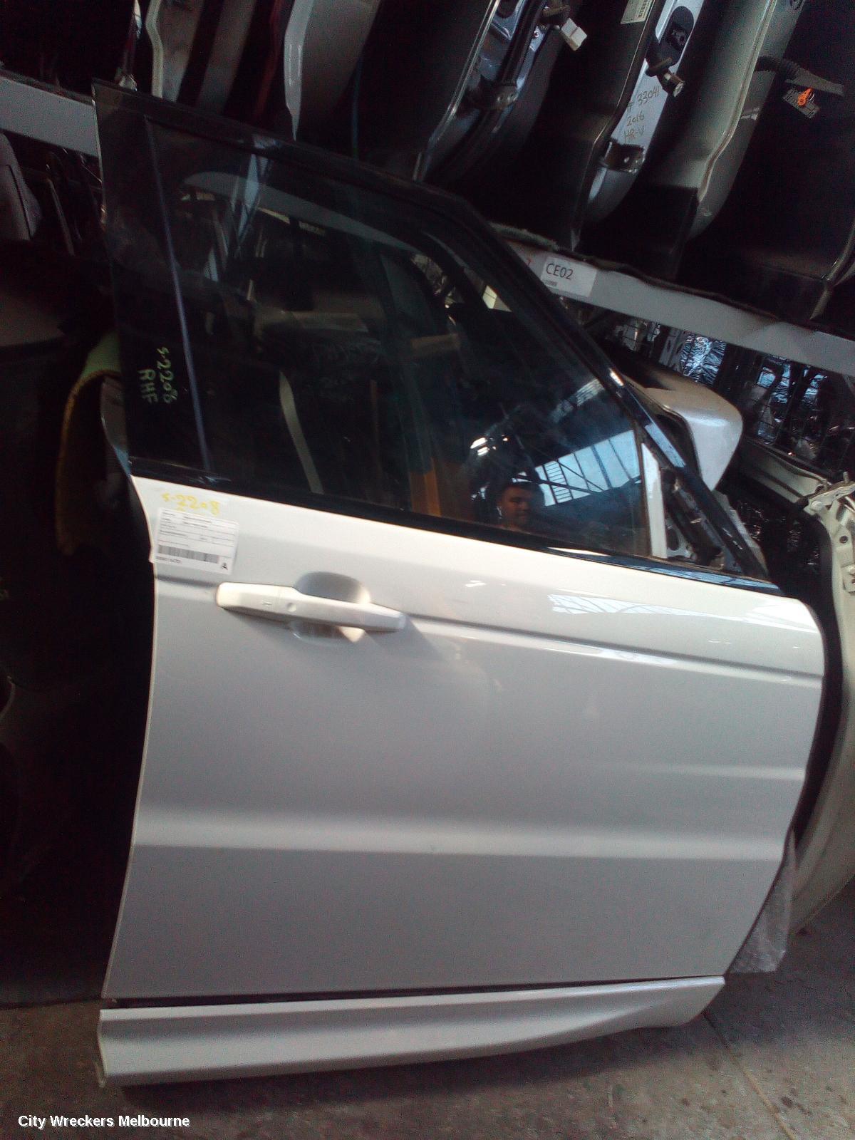 LAND ROVER RANGEROVER SPORT RIGHT FRONT DOOR, L494, 06/2013 ONWARDS - Image 1