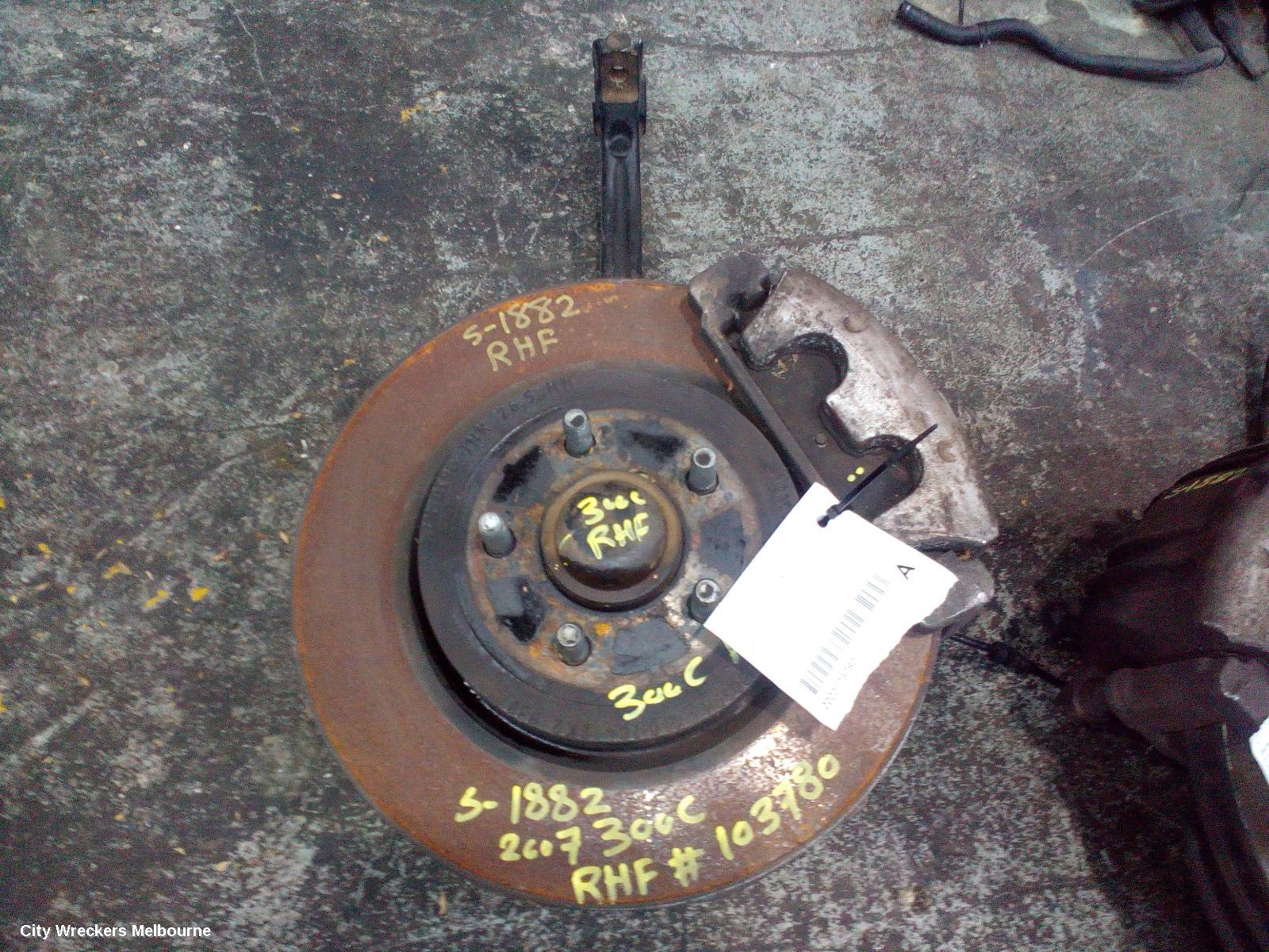 CHRYSLER 300C RIGHT FRONT HUB ASSEMBLY, ABS TYPE, 11/2005 - 12/2011 - Image 1