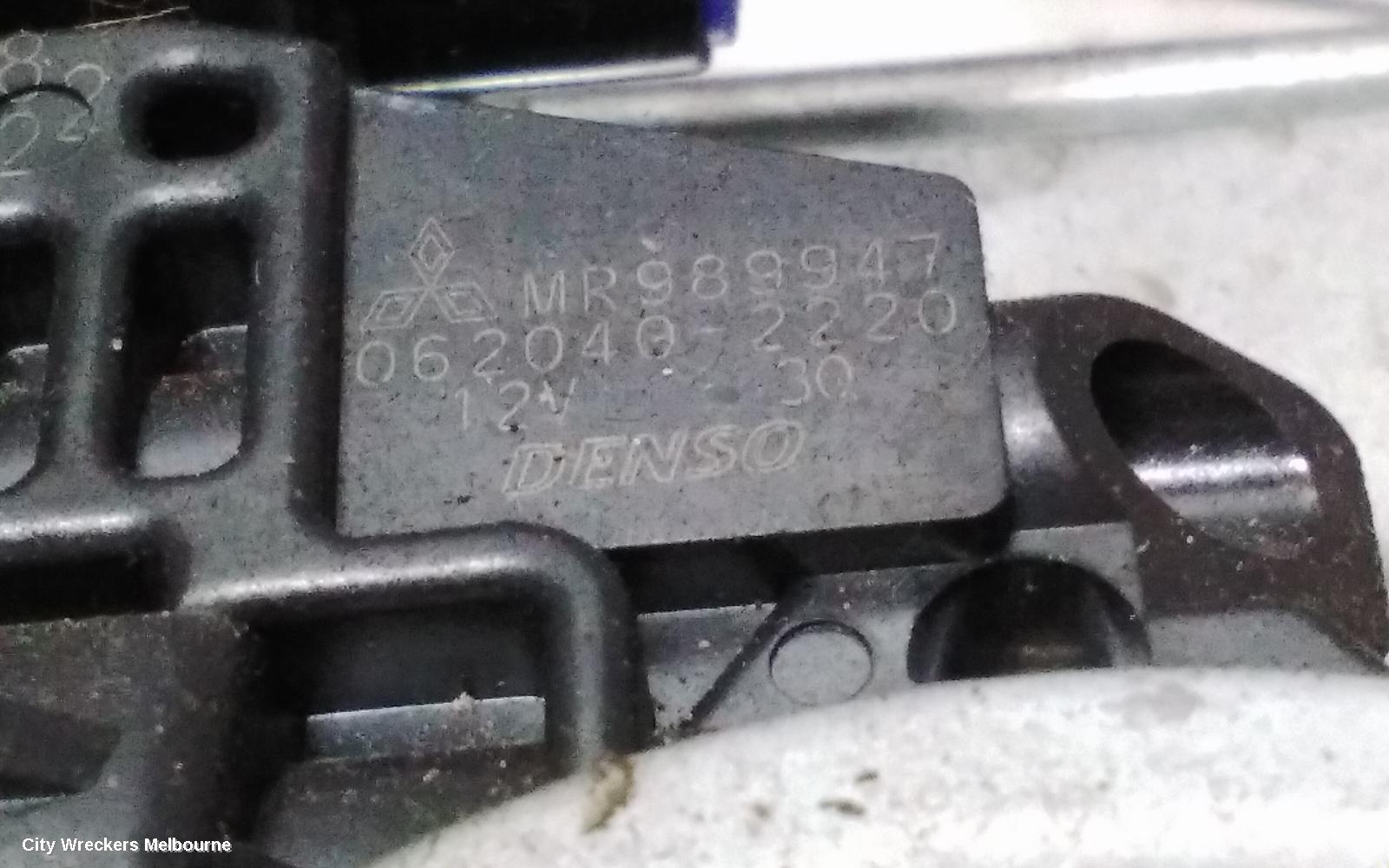 MITSUBISHI PAJERO RIGHT FRONT WINDOW REG/MOTOR, NS-NW, 5DR WAGON, 11/2006 ONWARDS - Image 3