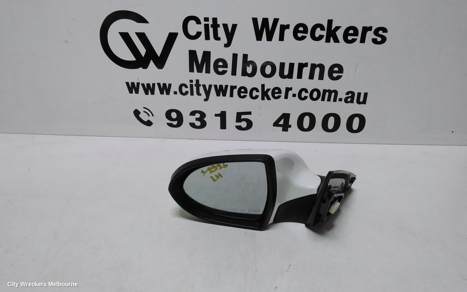 KIA SPORTAGE LEFT DOOR MIRROR, SL, MANUAL FOLDING TYPE, 05/2010 - 05/2013 - Image 1