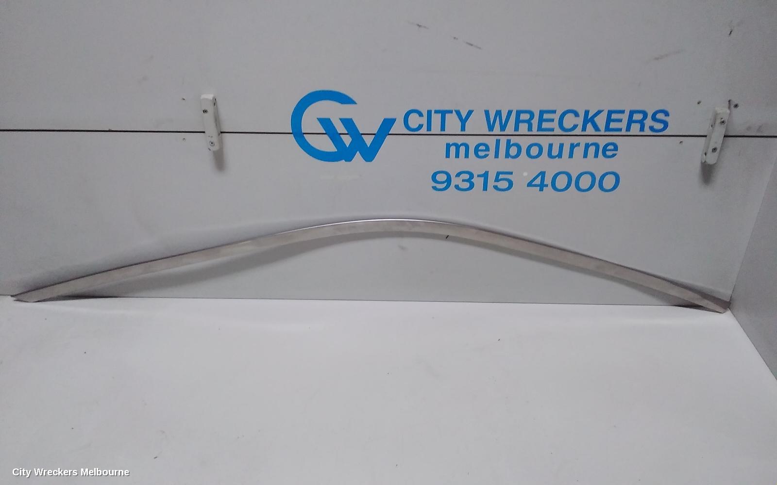 CHRYSLER 300C DOOR MOULD, DOOR TOP CHOROM : 67884, LX2, 12/2011 - 12/2021 - Image 1