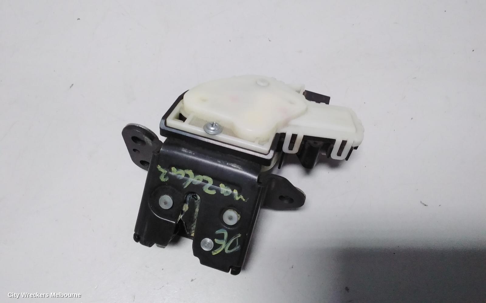MAZDA 2 DOOR/BOOT/GATE LOCK, TAILGATE LOCK, DE SERIES, 09/2007 - 09/2014 - Image 3