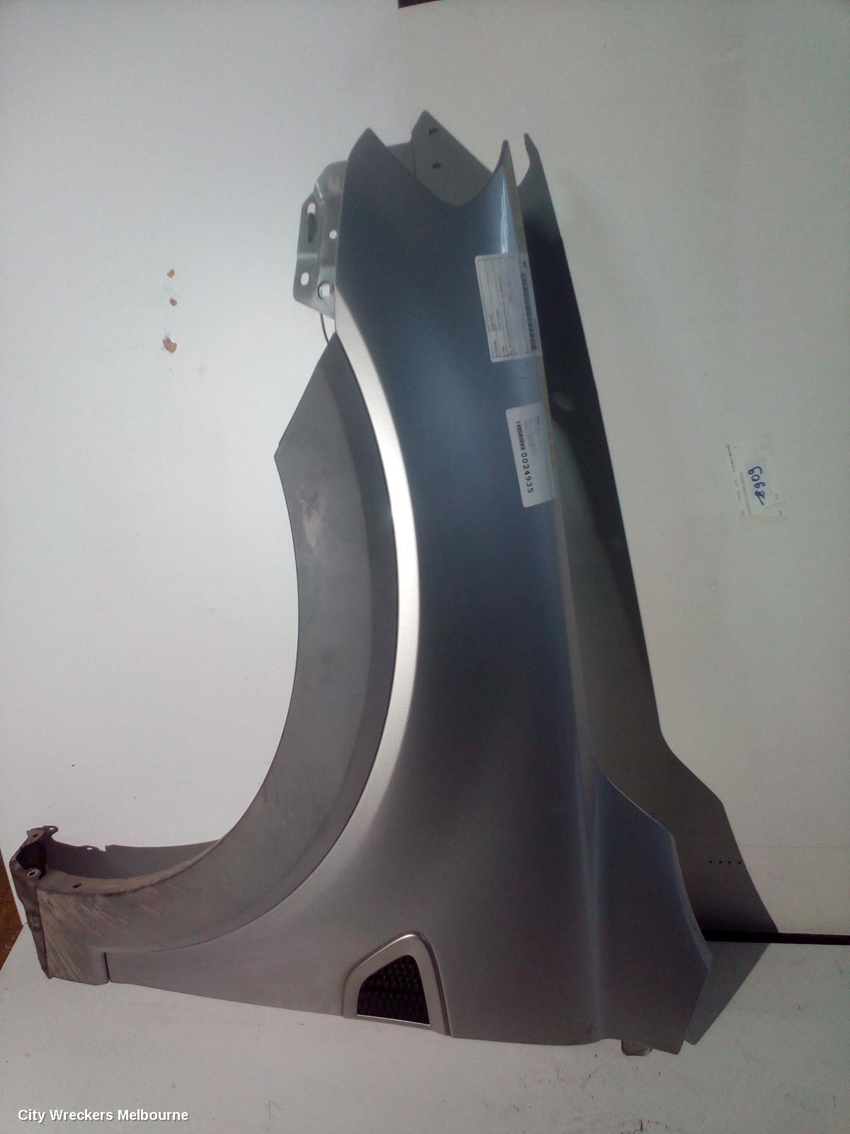 HOLDEN CAPTIVA LEFT GUARD, CG, CX/LX/SX/CAPTIVA 7 (4TH VIN = C), 09/2006 - 02/2011 - Image 1