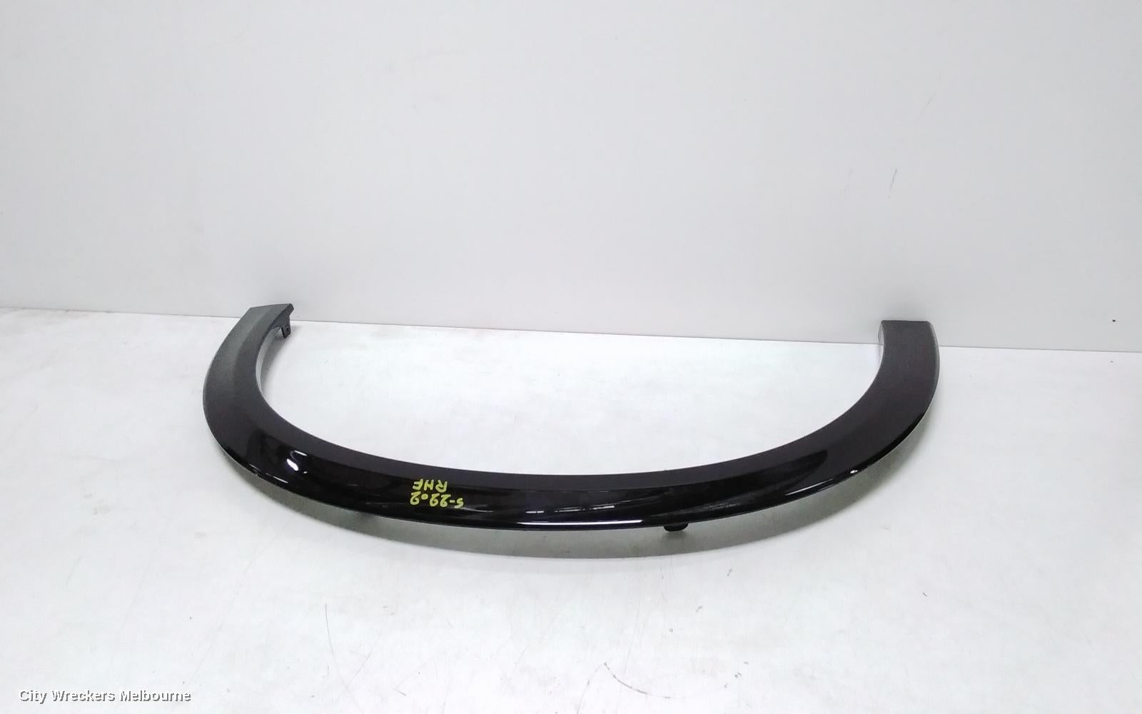 HONDA HRV WHEEL ARCH FLARE, RH FRONT, RU5, 12/2014 - 10/2021 - Image 1