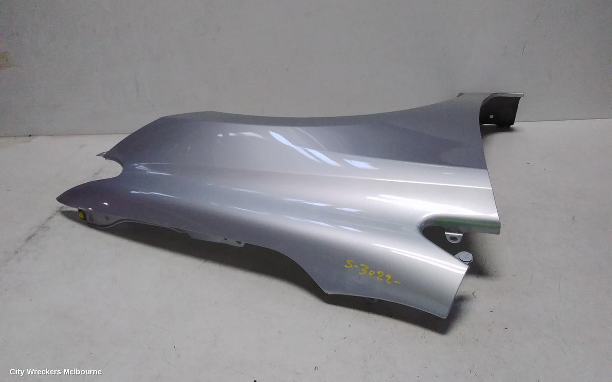TOYOTA COROLLA RIGHT GUARD, ZRE182R/ZWE186R, HATCH, NON SKIRT TYPE, 08/2012 - 06/2018 - Image 1