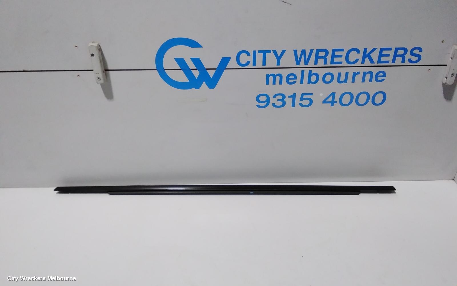 LAND ROVER RANGEROVER EVOQUE DOOR MOULD, UPPER MOULD REFER TO PHOTOS: 81227, L538, 11/2011 - 01/2019 - Image 1