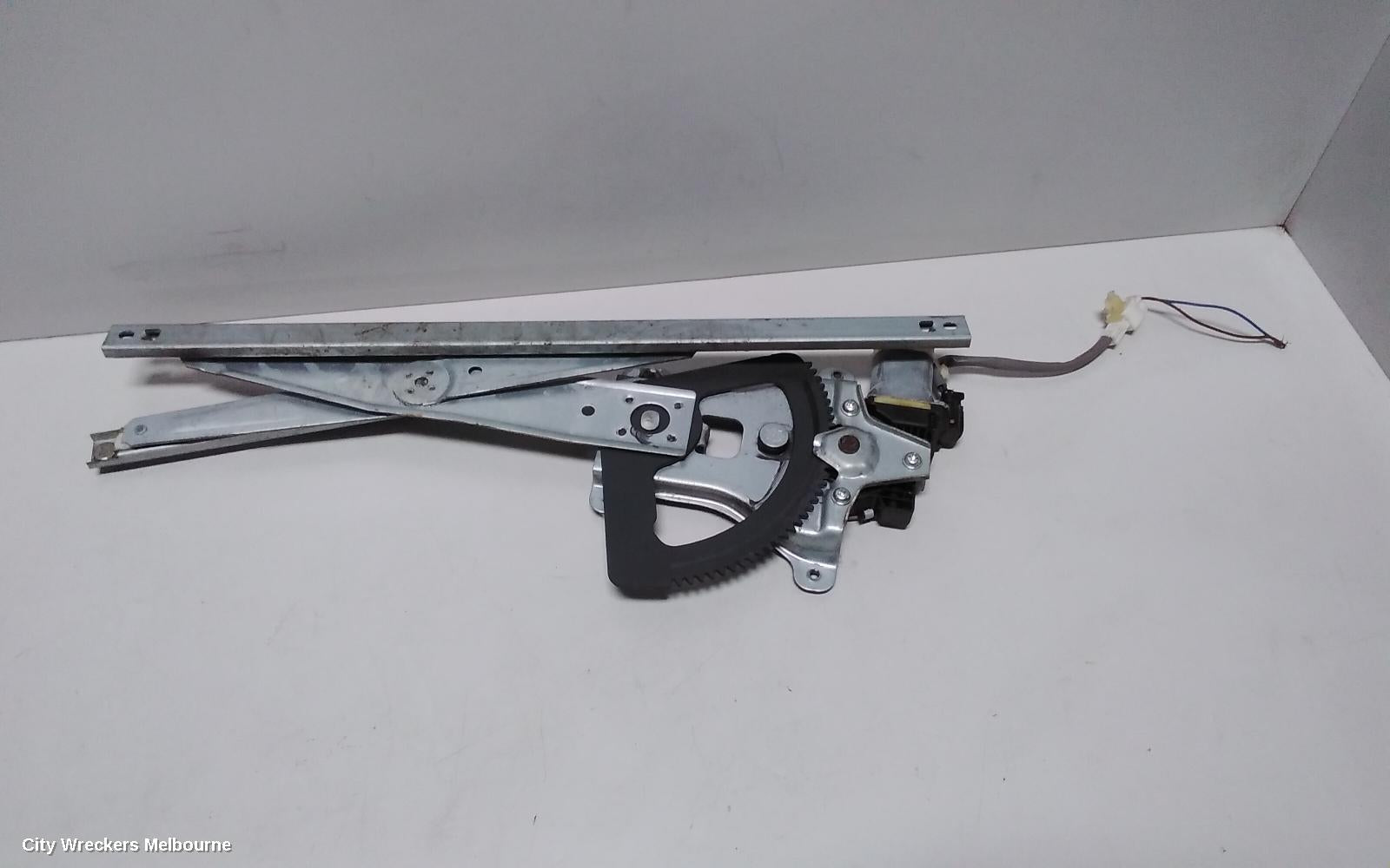 HOLDEN BARINA RIGHT FRONT WINDOW REG/MOTOR, TK, POWER, 5DR HATCH, 12/2005 - 12/2012 - Image 3