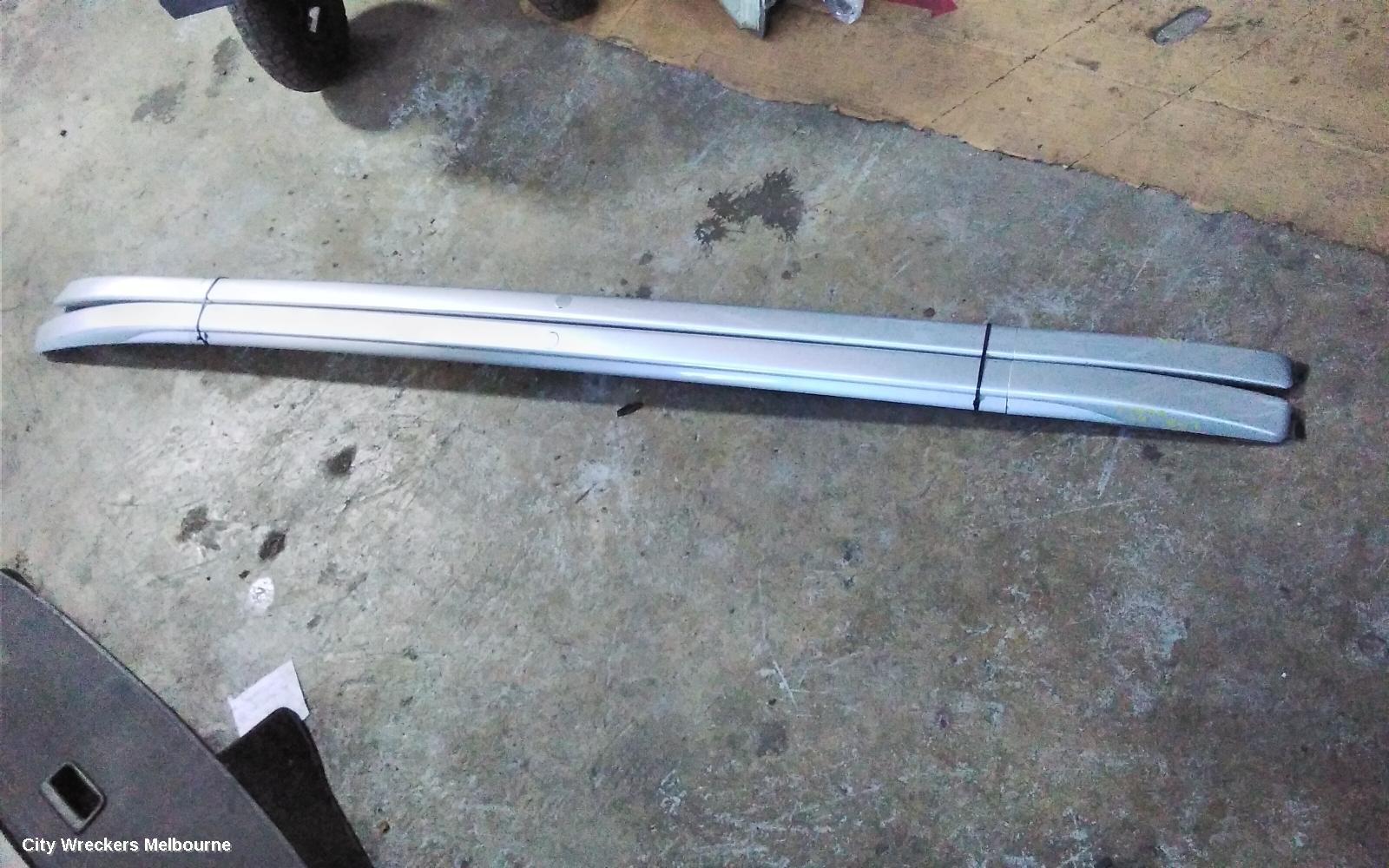 MITSUBISHI OUTLANDER ROOF RAIL - Image 2