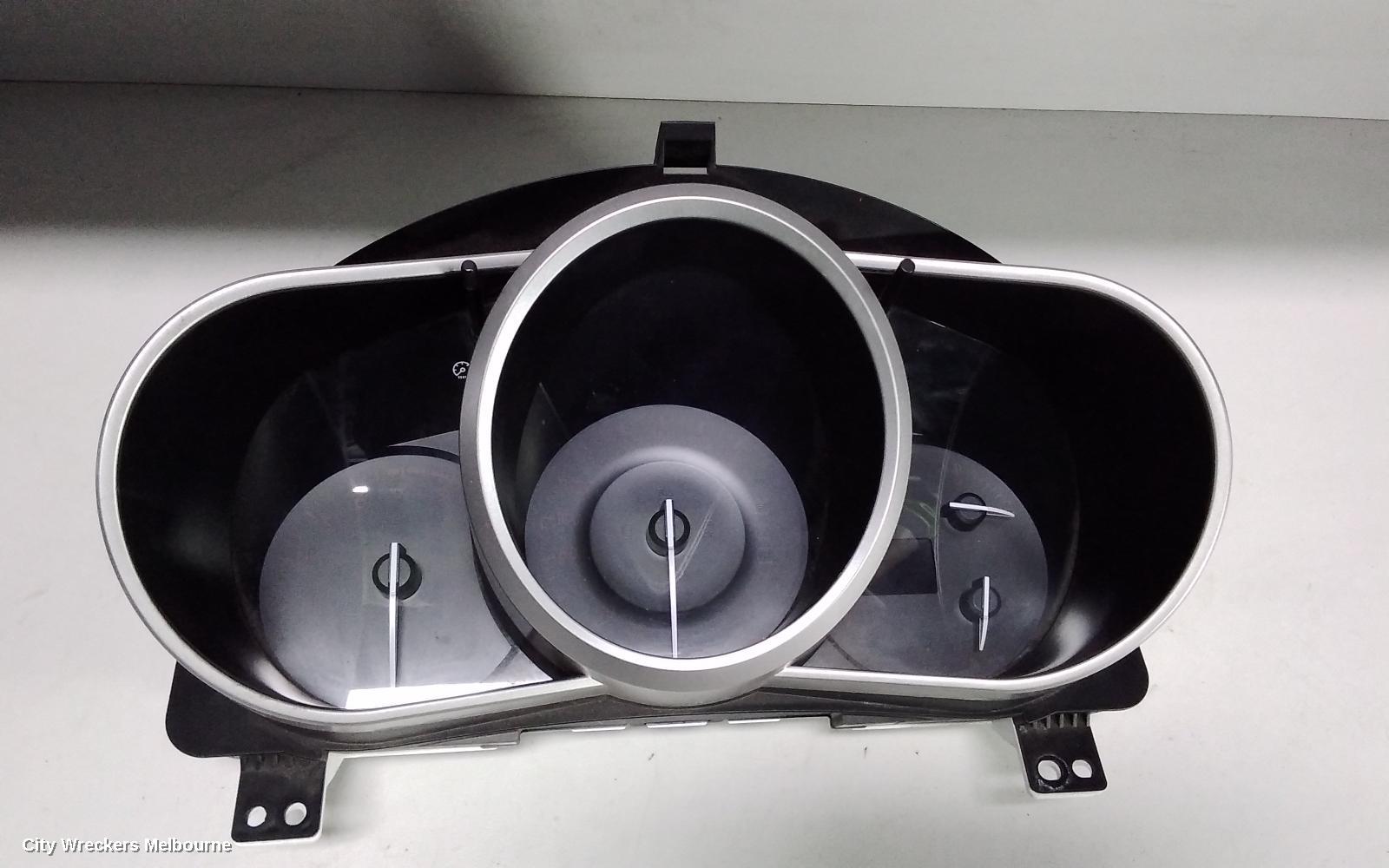 MAZDA CX7 INSTRUMENT CLUSTER - Image 1