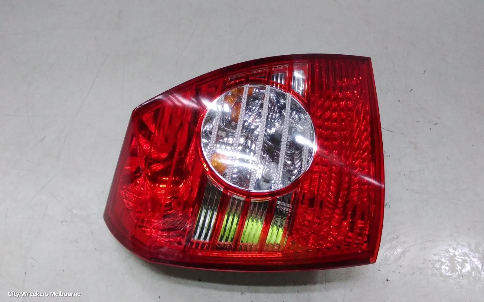 HYUNDAI ELANTRA LEFT TAILLIGHT, XD, SEDAN, 10/2003 - 07/2006 - Image 2