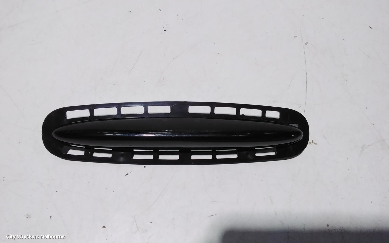 CHRYSLER 300C HIGH LEVEL STOPLIGHT, 11/2005 - 12/2011 - Image 2