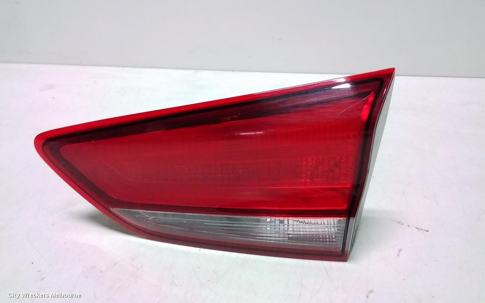 HYUNDAI I30 REAR GARNISH, TAILGATE LAMP (RH SIDE), STANDARD, NON LED TYPE, PD, 03/2017 ONWARDS - Image 3