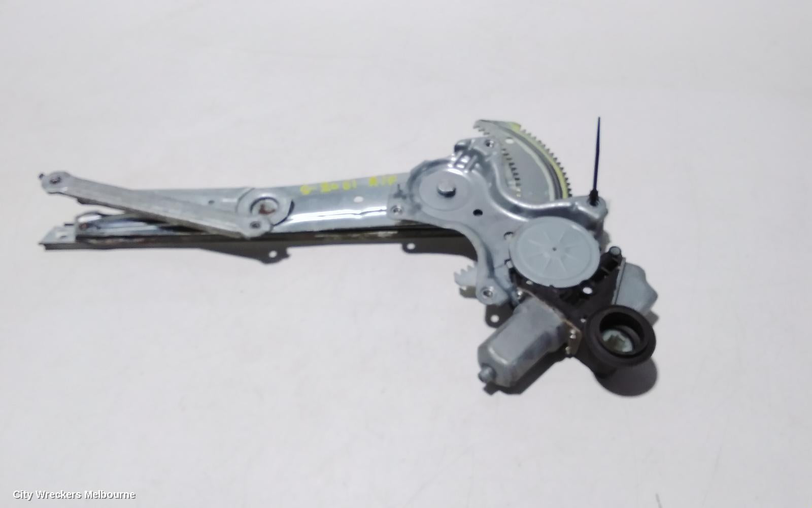 TOYOTA KLUGER RIGHT FRONT WINDOW REG/MOTOR, XU50 SERIES, 03/2014 - 02/2021 - Image 2