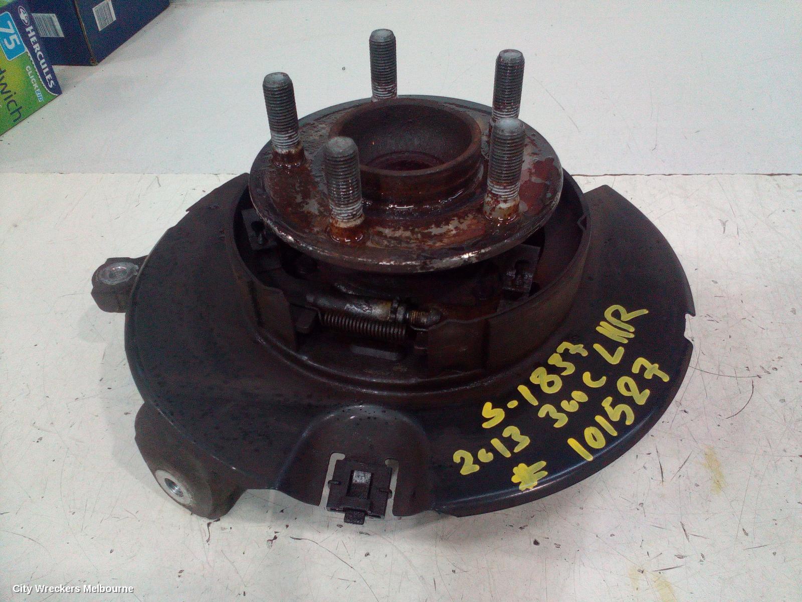 CHRYSLER 300C LEFT REAR HUB ASSEMBLY, LX, 07/2012 ONWARDS - Image 1