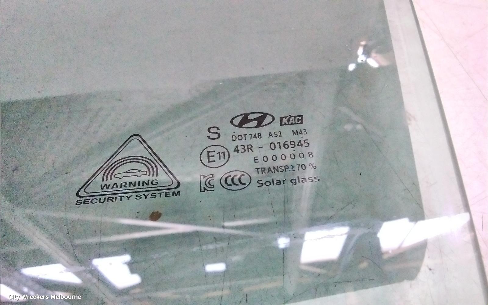 HYUNDAI TUCSON LEFT FRONT DOOR WINDOW, NX4, GREEN TINT TYPE, 02/2021 ONWARDS - Image 3