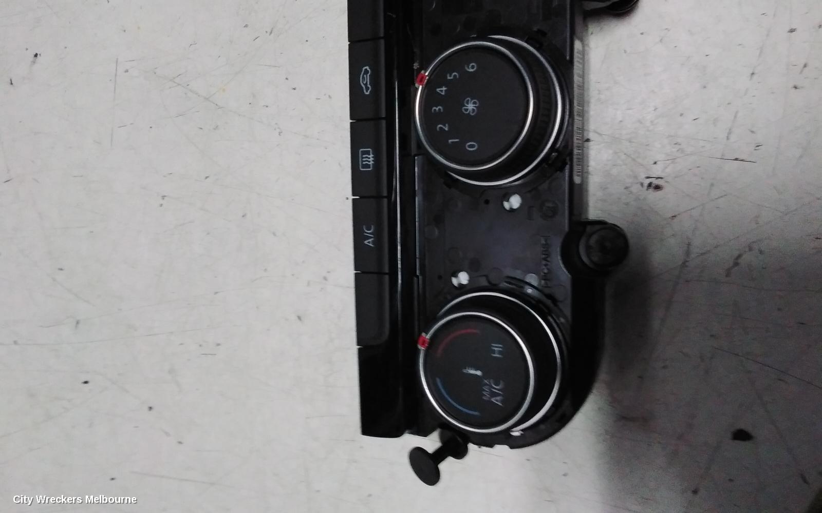 VOLKSWAGEN CRAFTER HEATER/AC CONTROLS, SY1, 08/2017 ONWARDS - Image 3