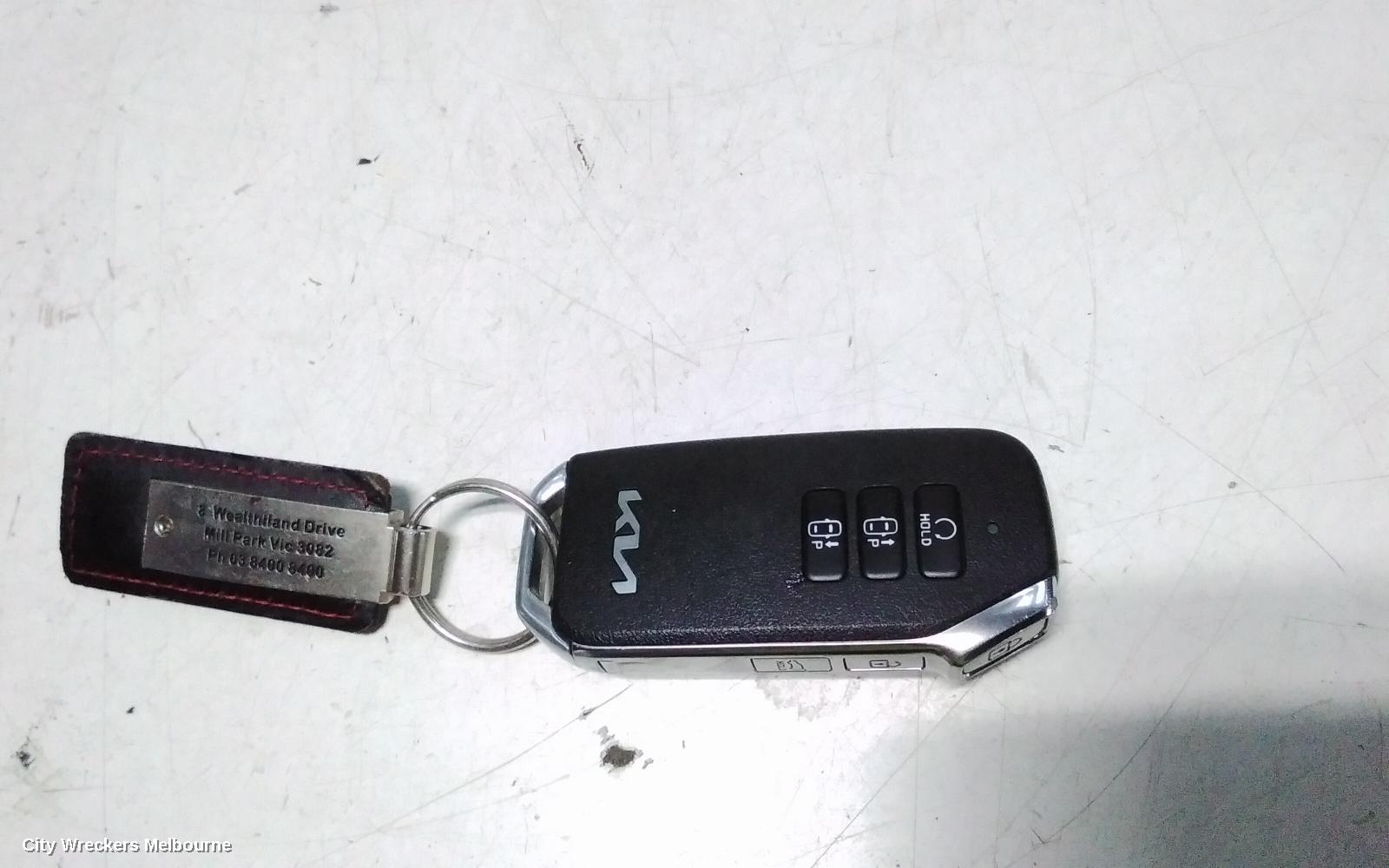 KIA SORENTO KEY FOB, UM, 03/2015 - 02/2020 - Image 1