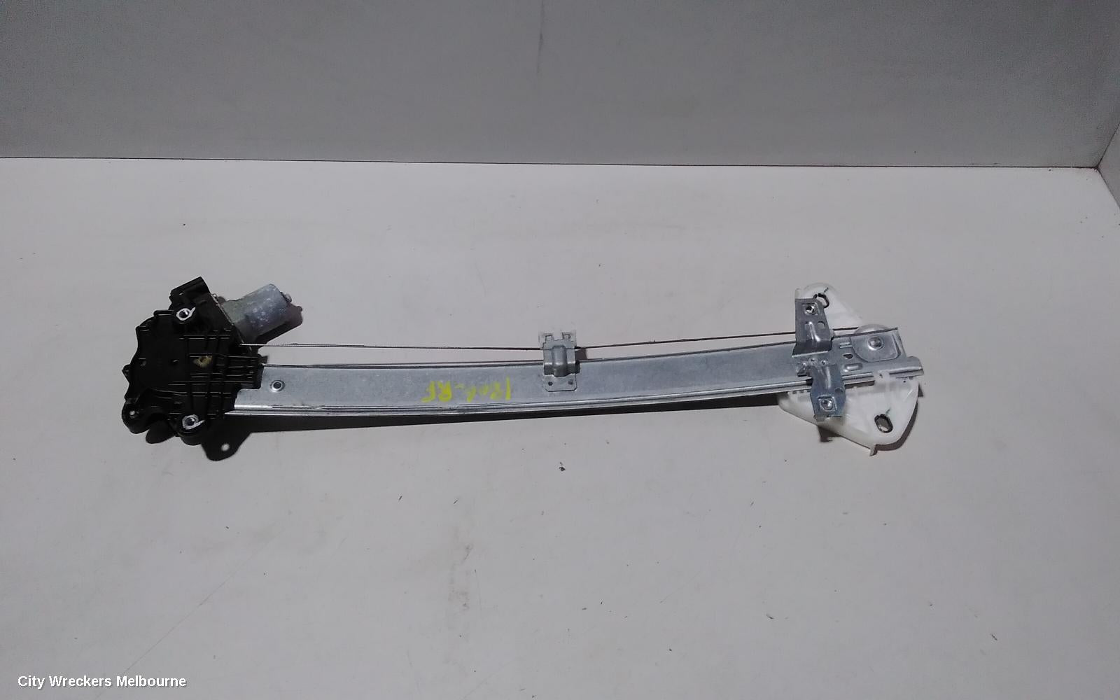HONDA CIVIC RIGHT FRONT WINDOW REG/MOTOR, 10TH GEN, HATCH, 05/2016 - 08/2021 - Image 2
