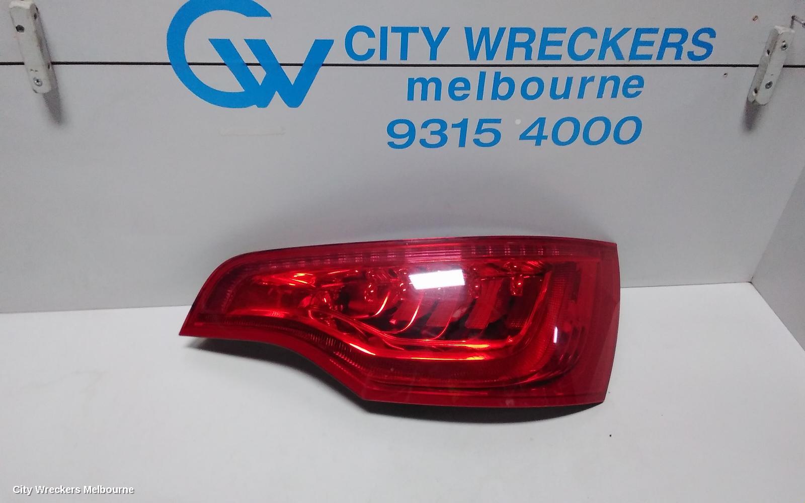 AUDI Q7 RIGHT TAILLIGHT, 4L, IN TAILGATE, 09/2006 - 09/2009 - Image 1