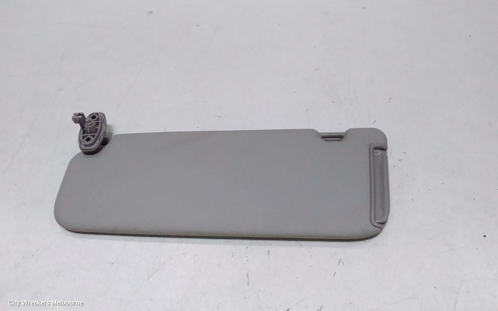 KIA CARNIVAL/GRAND CARNIVAL SUNVISOR, YP, RH SIDE, NON LAMP TYPE, 02/2015 - 10/2020 - Image 1