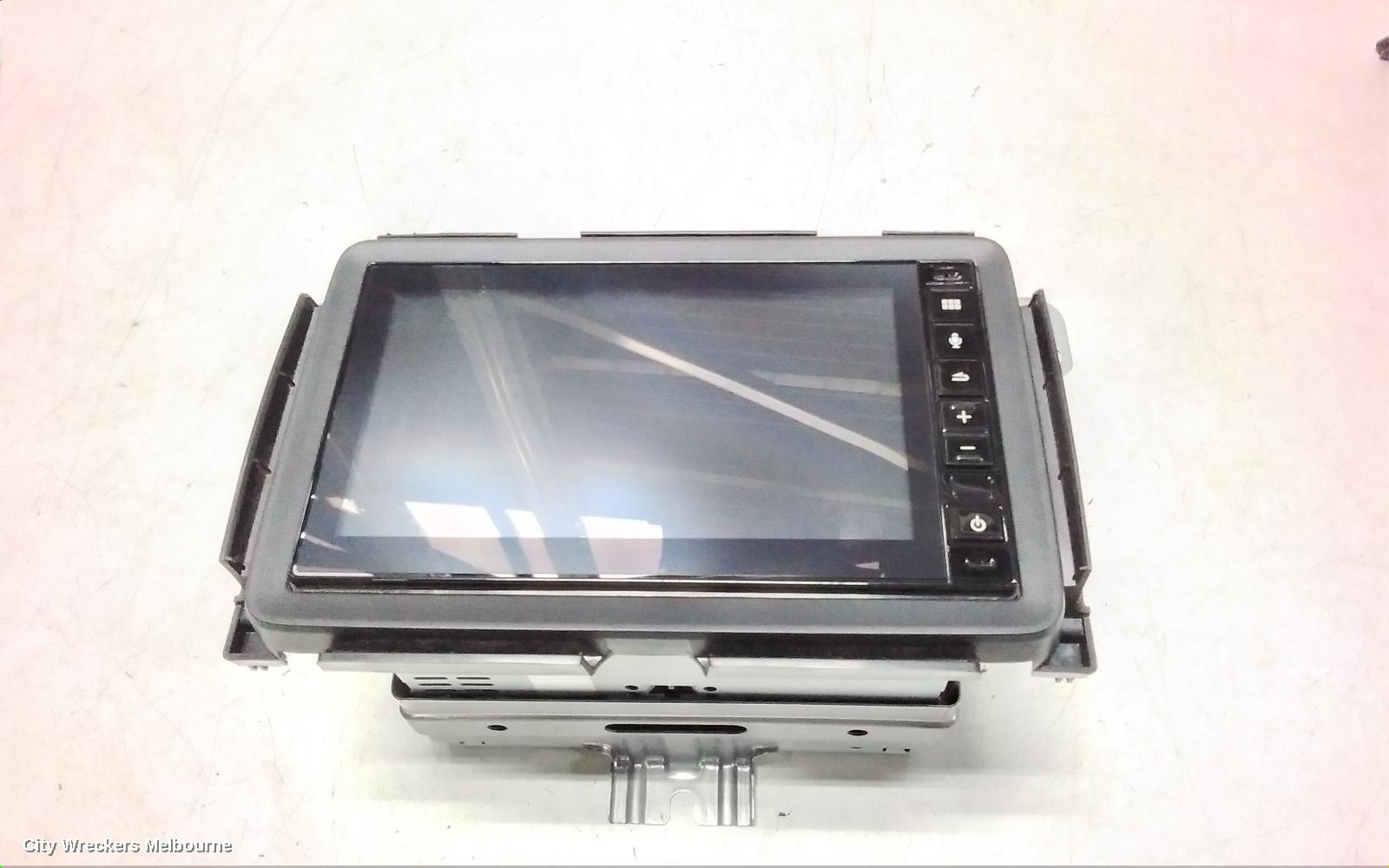 HONDA HRV RADIO/CD/DVD/SAT/TV, 7IN TOUCHSCREEN, W/ SAT NAV TYPE, RU5, 05/2017 - 10/2021 - Image 3