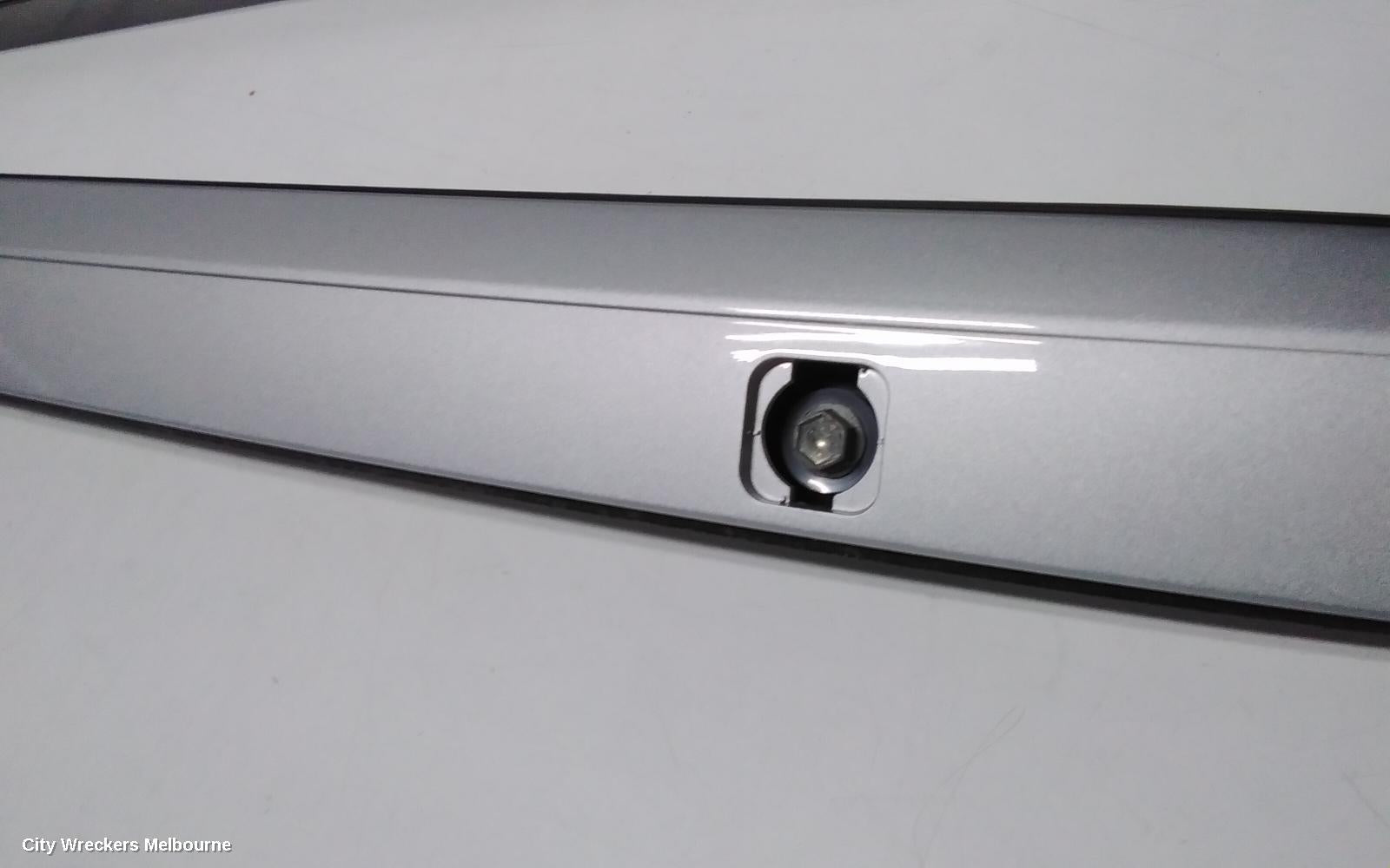 TOYOTA KLUGER ROOF RAIL - Image 3