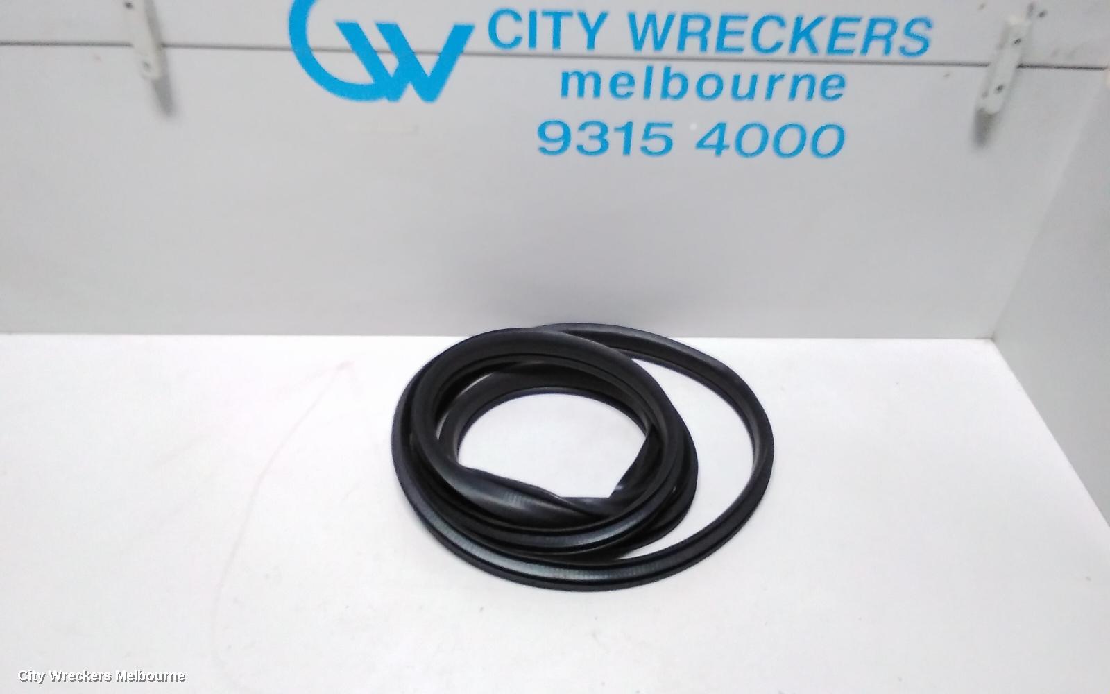 VOLKSWAGEN TIGUAN, 5NA, 06/2016 - 02/2024, LHF DOOR SEAL  ON THE BODY : 70638 - Image 2