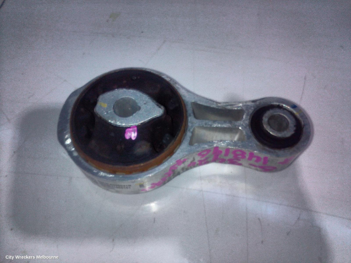 MAHINDRA XUV700 MOUNT, W601, 01/2023 ONWARDS - Image 3